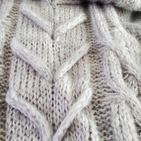 Ladies sweater - Picture 2 of 2